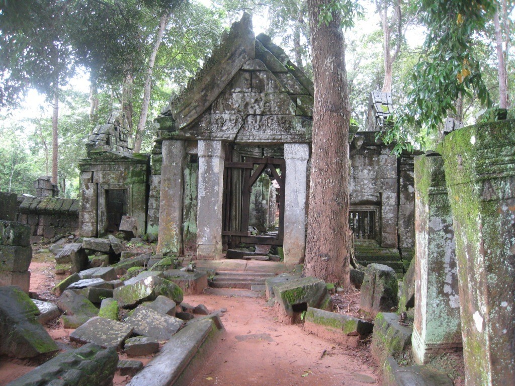 Temple_Koh-Ker_Angkor_Siem-Reap